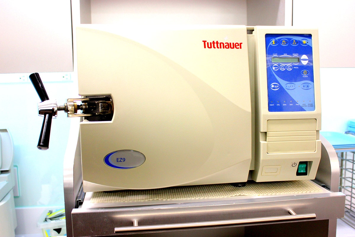 Tuttnauer EZ9 autoclave sterilizer